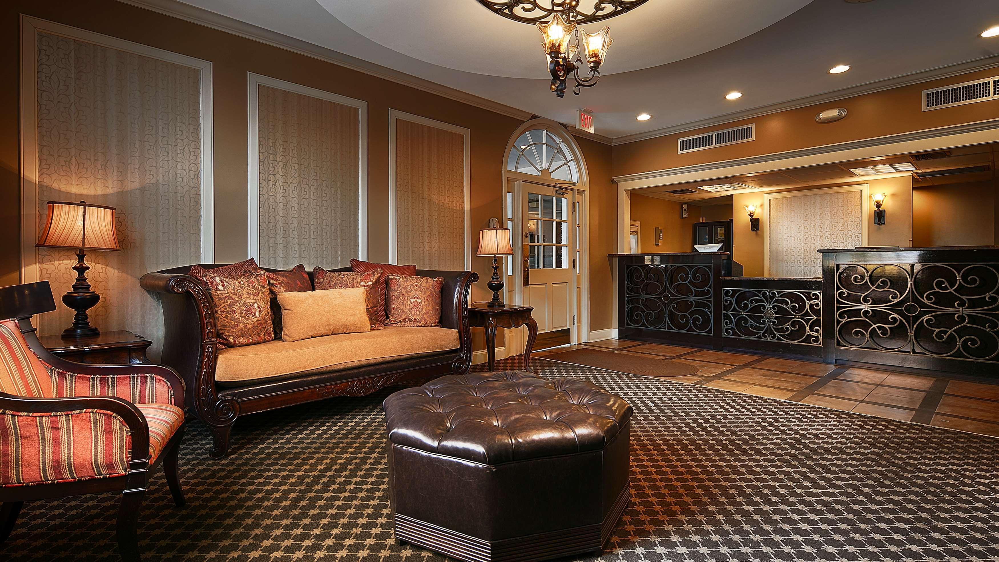 Western French Quarter Courtyard 4*